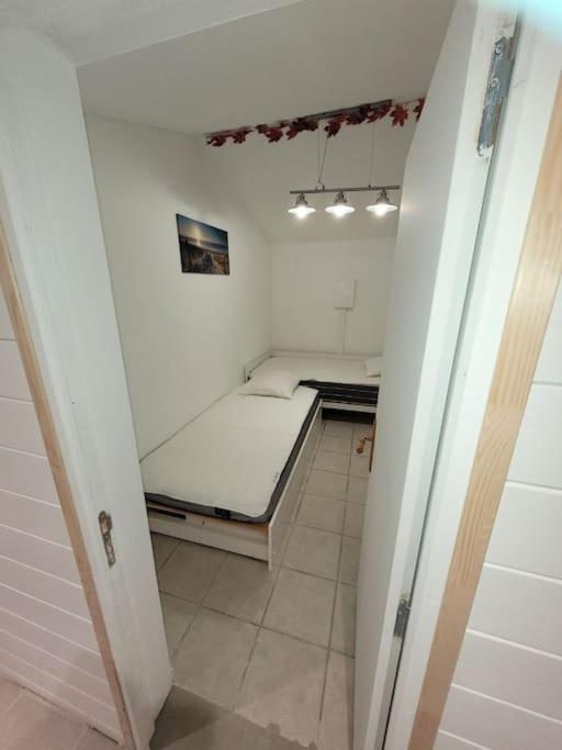 Beau Chalet 6 Personnes Avec Jacuzzi Tilly-sur-Seulles Exteriör bild
