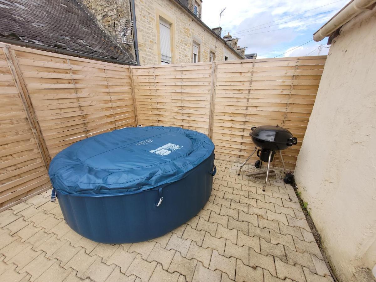 Beau Chalet 6 Personnes Avec Jacuzzi Tilly-sur-Seulles Exteriör bild