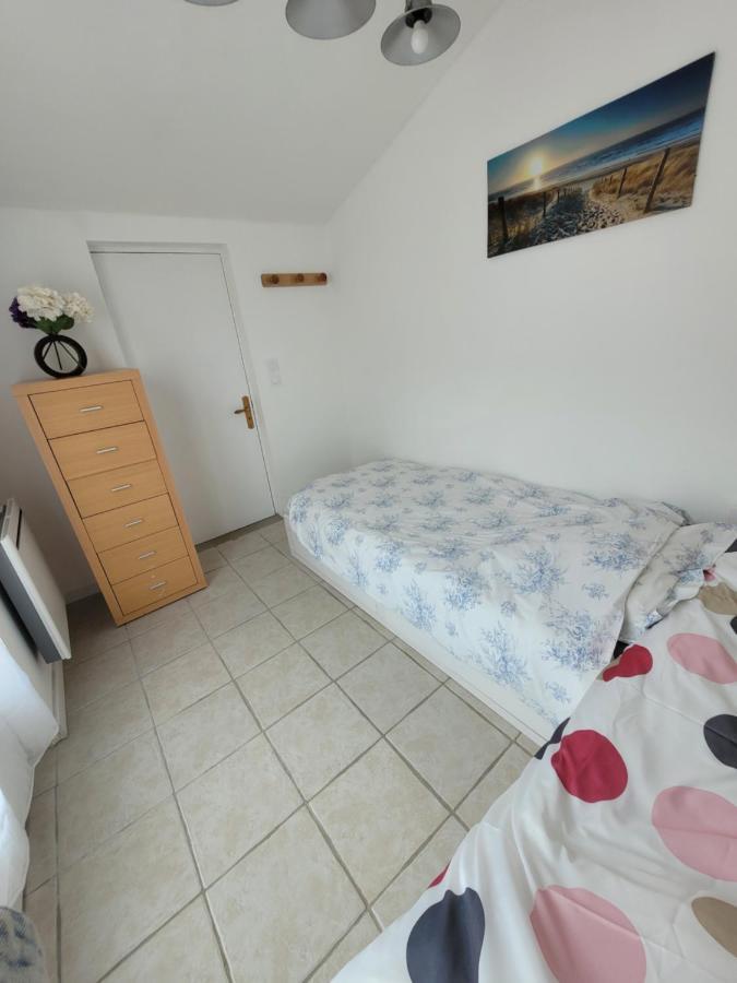 Beau Chalet 6 Personnes Avec Jacuzzi Tilly-sur-Seulles Exteriör bild